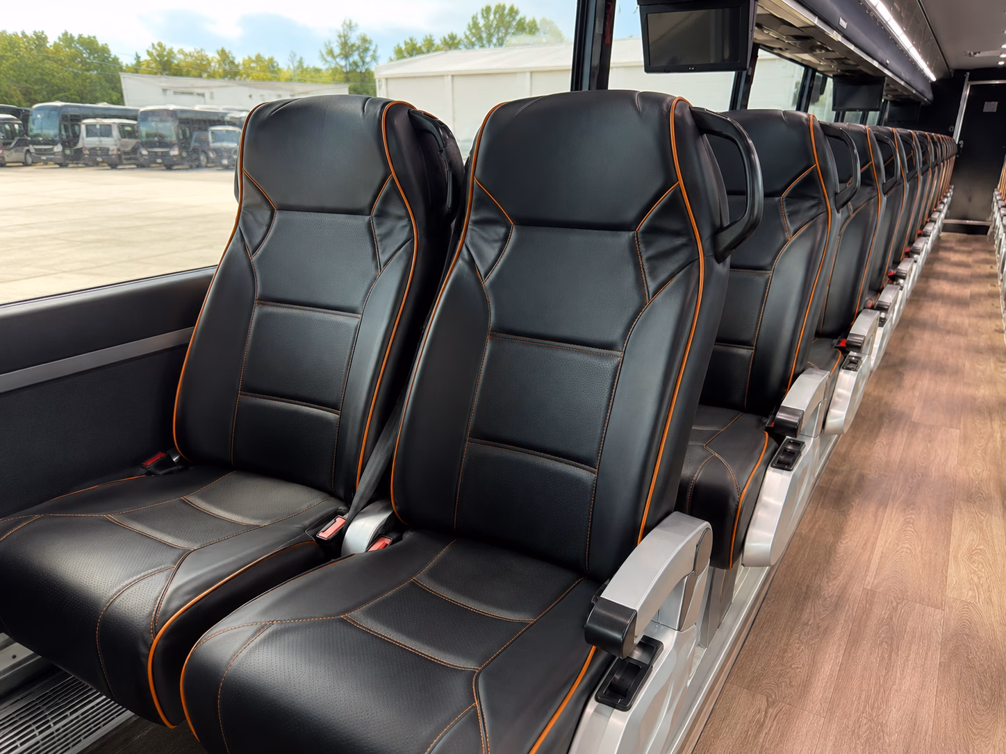 duluth charter bus rental interior