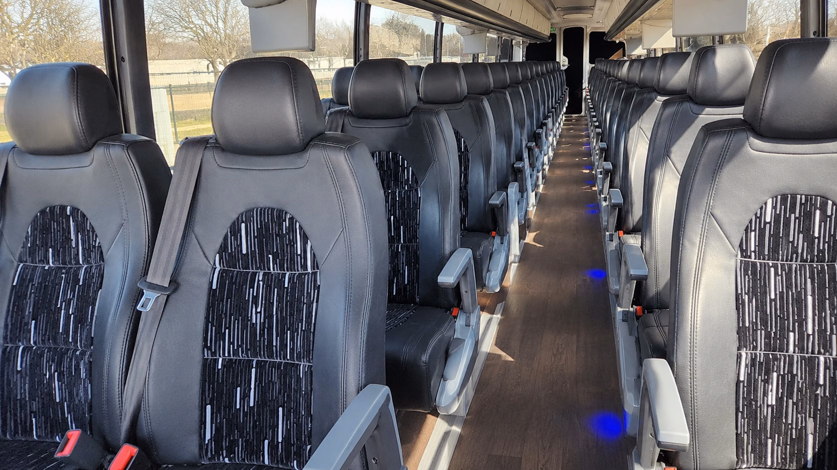 duluth to minneapolis charter bus rentals along i 35